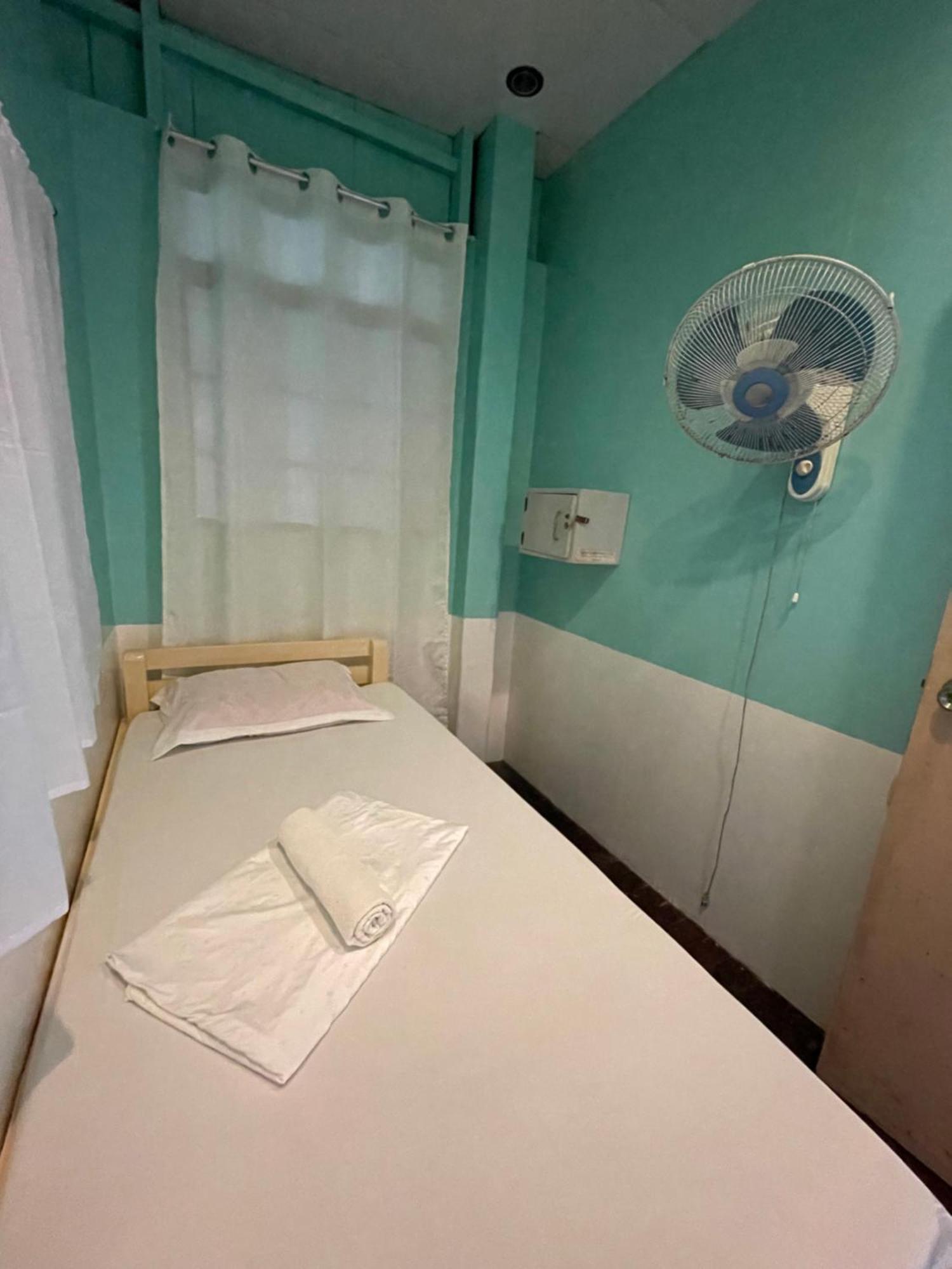 Austrias Guest House เอลนิโด ภายนอก รูปภาพ